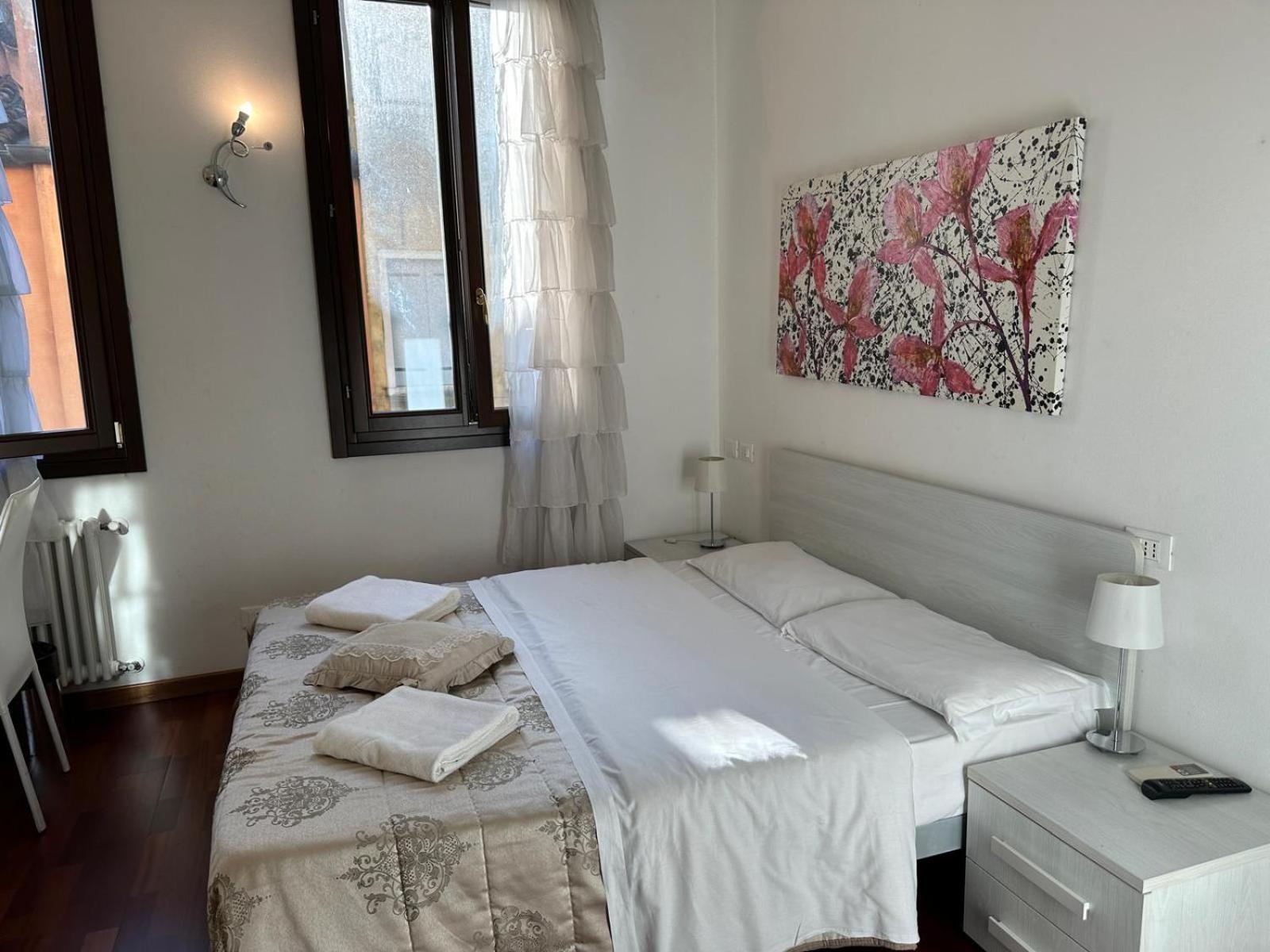 Ca' Degli Specchieri Hotell Venedig Exteriör bild